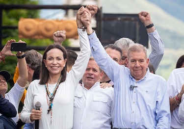 Machado y González esperan que diálogo entre chavismo y un grupo opositor logre elecciones