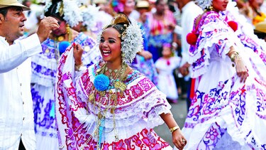 Tamborito y polleras