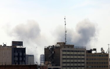 Israel dice haber atacado depósitos de combustible en Teherán