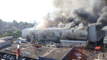 Controlan incendio en supermercado en San Miguelito; aún no se conoce la causa