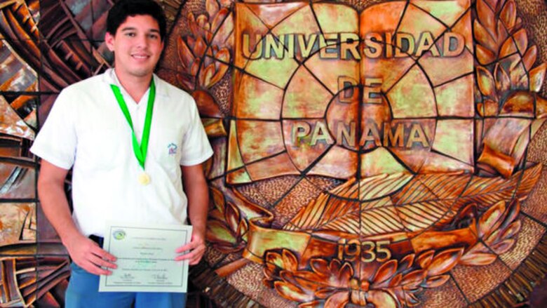 Panameños, en olimpiada de física