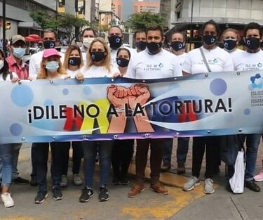 Oenegés y partidos políticos denuncian la persistencia de la tortura en Venezuela