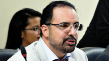 Opositores niegan pretensión de reconfigurar otra comisión
