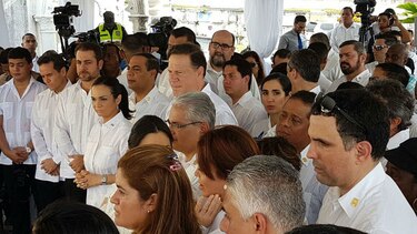 Fiestas patrias se inician con el recuerdo a los próceres de la independencia