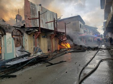 140 personas afectadas por el incendio en El Chorrillo; Bomberos y Ministerio Público comienzan las investigaciones