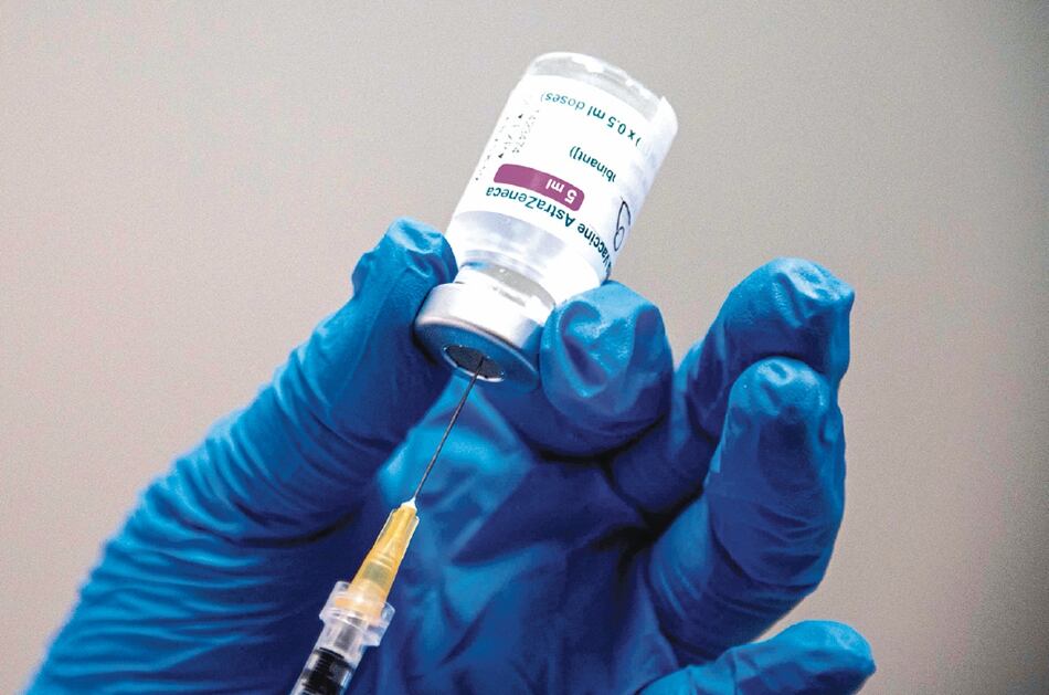 Vacunas de Pfizer y AstraZeneca son eficaces contra la variante de la India