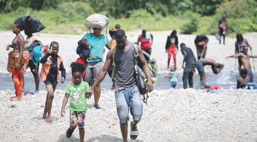 Drama en la selva: migrantes abarrotan los albergues