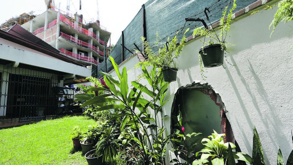 Suspenden temporalmente obras en calle Los Bambús