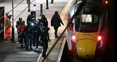 Desconocidos apuñalan a varias personas en un tren en la región británica de Cambridge