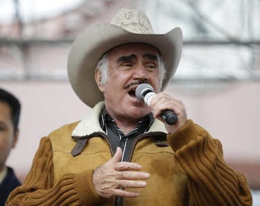 El cantante mexicano Vicente Fernández, hospitalizado por trombosis pulmonar