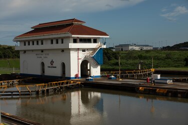 Bloomberg: Funcionarios estadounidenses aseguran que Panamá prometió tránsito gratuito a buques de Estados Unidos