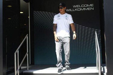 Hamilton espera renovar contrato con Mercedes