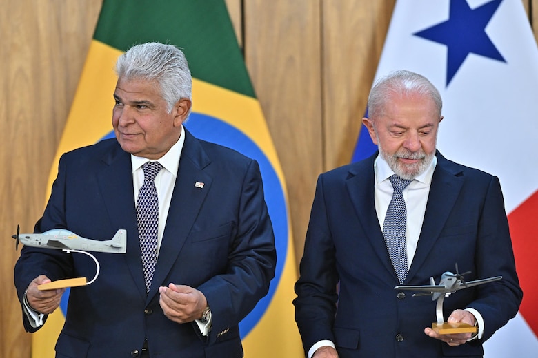 De $30 millones a $76 millones para financiar aviones Super Tucano: así ha cambiado el crédito que gestiona Embraer