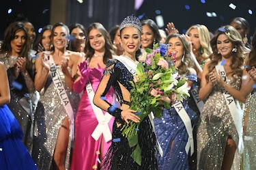 Miss Estados Unidos es coronada reina de la belleza universal