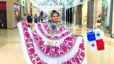 Multiplaza celebra el mes de la patria