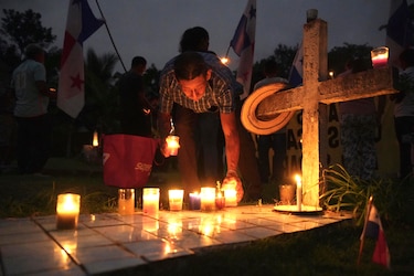 ‘Están muertos, pero duele’: trasladan cementerios por nuevo embalse del Canal de Panamá