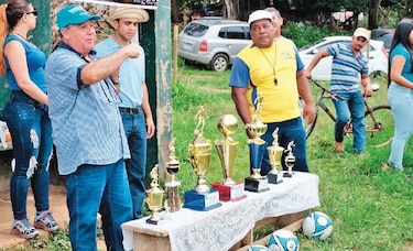 Tito Afú: clientelismo, tránsfuga, votos y devoción