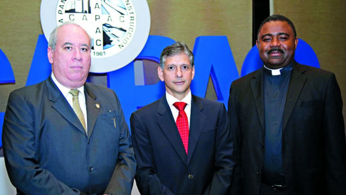 José Ayú Prado, Iván De Ycaza y José Brutua.LA