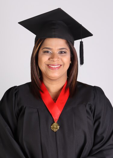 La Universidad de Panamá presenta a los graduados de su Facultad de Derecho y Ciencias Políticas