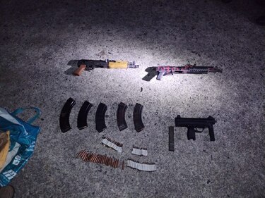 Hallan fusiles y una mini uzi en el doble fondo de un vehículo en Betania