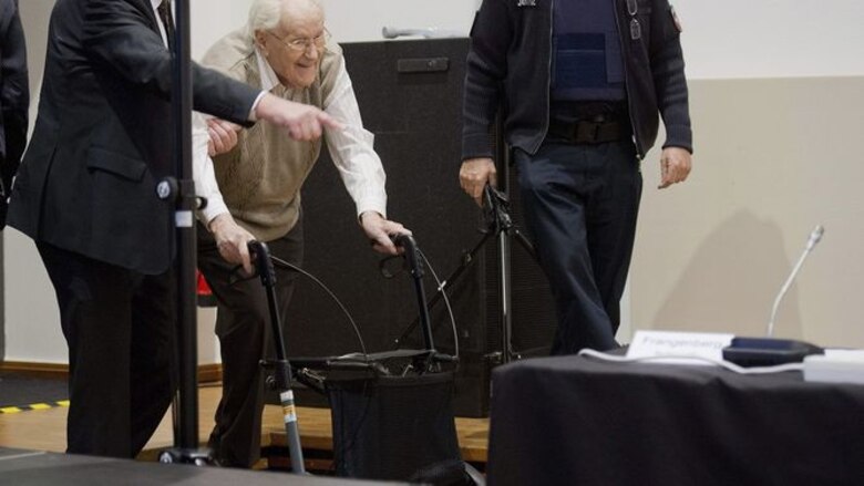 Empieza juicio Oskar Gröning, el 'contable' de Auschwitz
