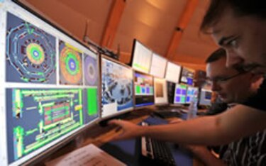 Científicos inician mayor experimento mundial física