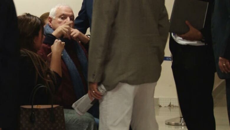 Ricardo Martinelli es excarcelado, pero tendrá que permanecer confinado en su residencia