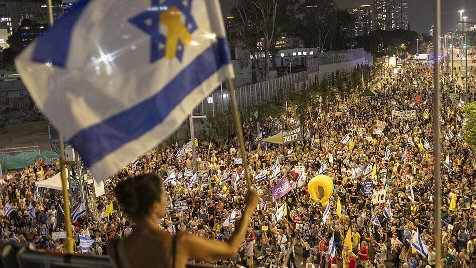 ‘Nos negamos a seguir sirviendo en esta guerra política de Netanyahu’: miles de personas protestan en Israel por el plan de ocupación de la ciudad de Gaza