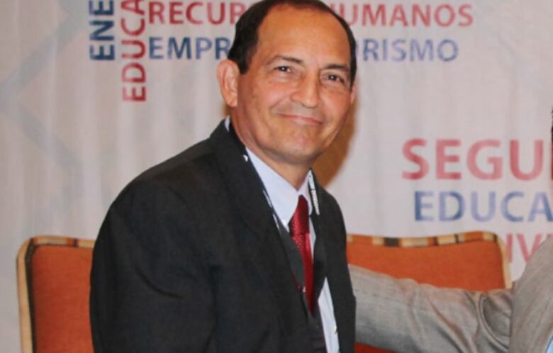 Congeladores para vacunas: una compra desconcertante