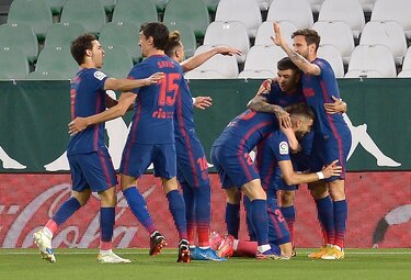 Atlético araña un punto ante el Betis para mantenerse en el liderato