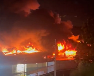 Se registra incendio en una fábrica de colchones en Villa Zaíta