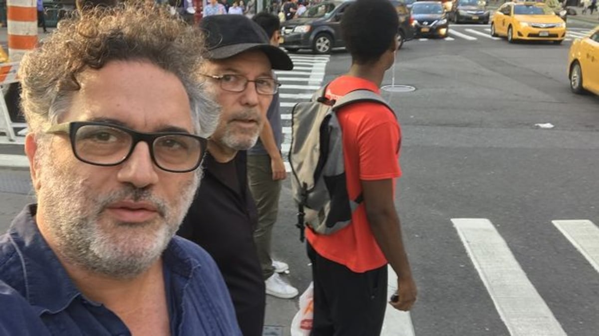 El director Abner Benaim y el cantante y compositor Rubén Blades en Nueva York.