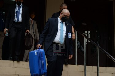 Suspenden la audiencia preliminar por el caso New Business; 3 abogados se ausentaron y fueron multados