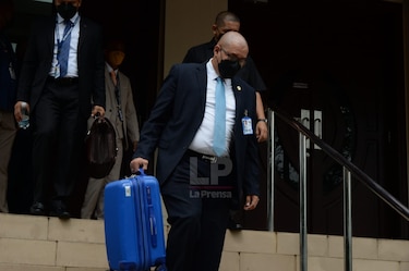 Suspenden la audiencia preliminar por el caso New Business; 3 abogados se ausentaron y fueron multados