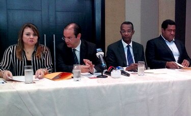 Martínez Acha, Ávila, Zapata y Pitty renuncian al CEN del PRD