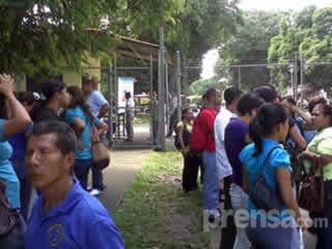 Docentes discuten en el Meduca su futuro laboral