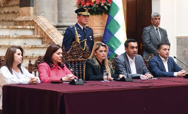  Bolivia expulsa a diplomáticos de España y México; sube tensión