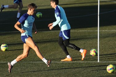 Simeone recupera a Llorente y Savic