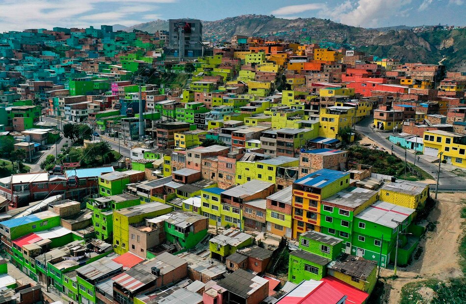 Colombia expulsará a extranjeros que violen restricciones a reuniones sociales