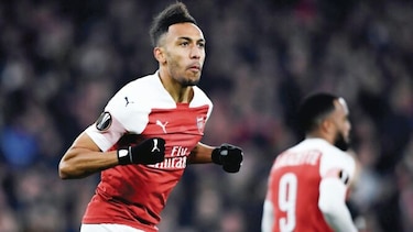 Arsenal sobrevive y Sevilla se despide