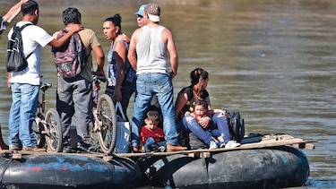 Venezuela financia caravana de migrantes, afirma Mike Pence