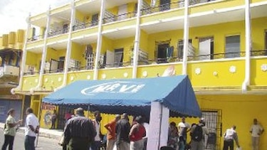Entregan viviendas a familias damnificadas