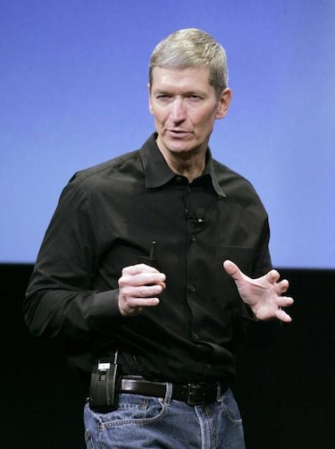Nuevo director general Tim Cook dice que Apple no cambiará