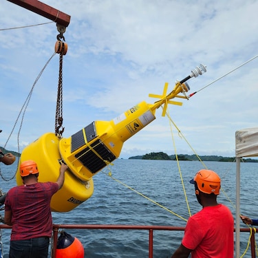 Panamá instala la primera boya oceanográfica del Pacífico insular centroamericano