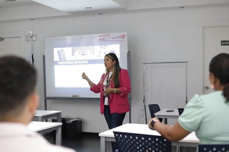 Desafíos en el mercado laboral: Oportunidades a través de las carreras técnicas en Panamá