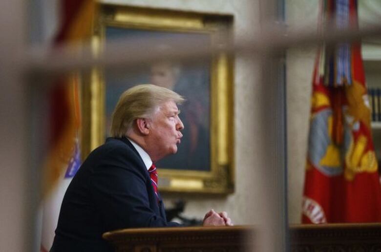 Trump trata de convencer a estadounidenses de que flujo ilegal de migrantes causa 'creciente crisis'