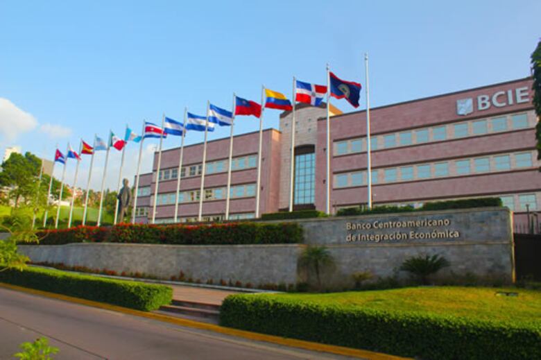 Las borrascas financieras del BCIE