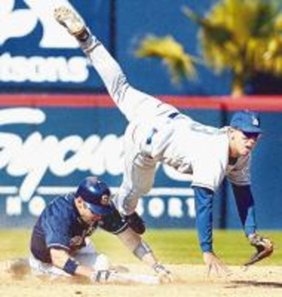 Imparable de Brian Jordan lleva a los Dodgers a la victoria