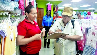 Indocumentados son detectados laborando en diversos negocios
