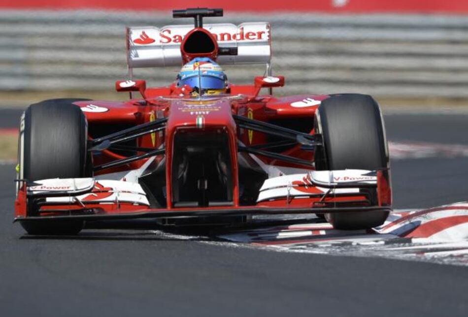 Alonso es multado por uso indebido de alerón